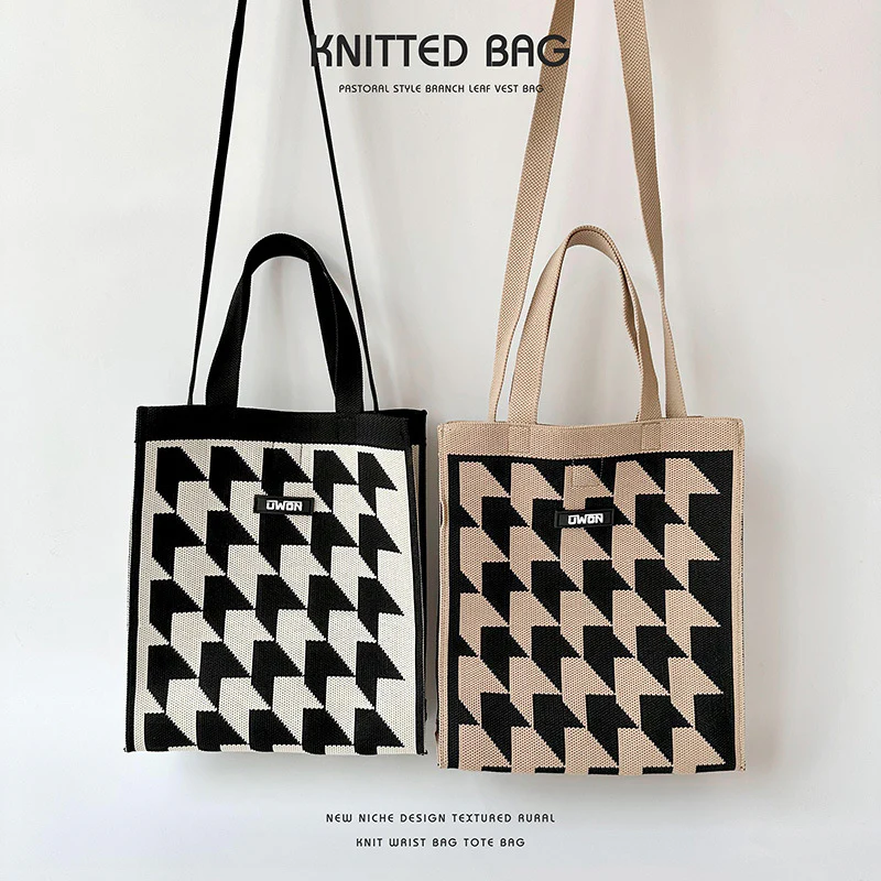 Black and white houndstooth knit tote - Image 5