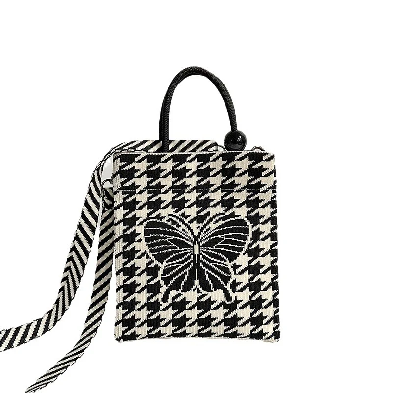 Luxurious patterned shoulder and crossbody knitted bag - Image 6
