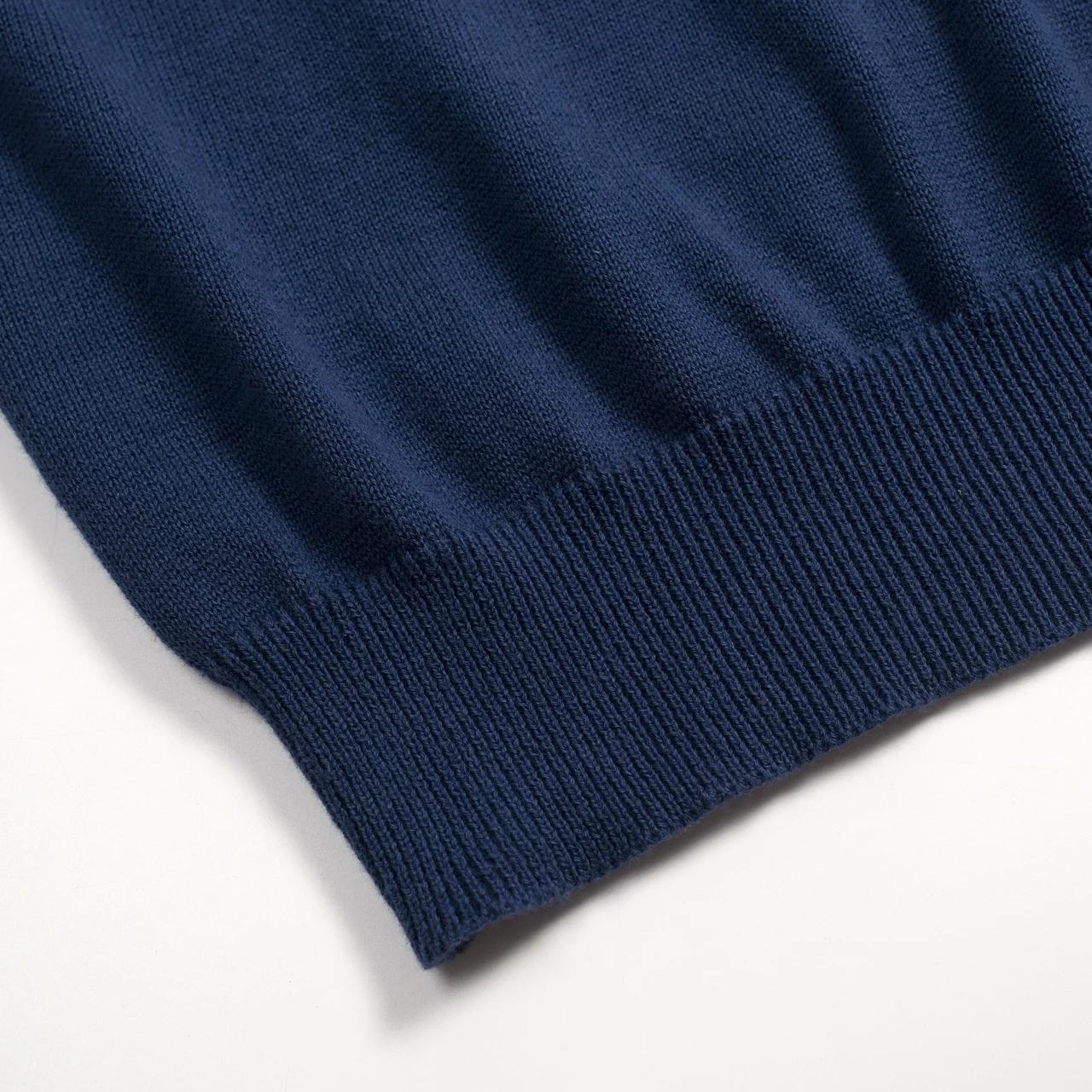 Men's dark blue retro irregular striped knitted polo - Image 8