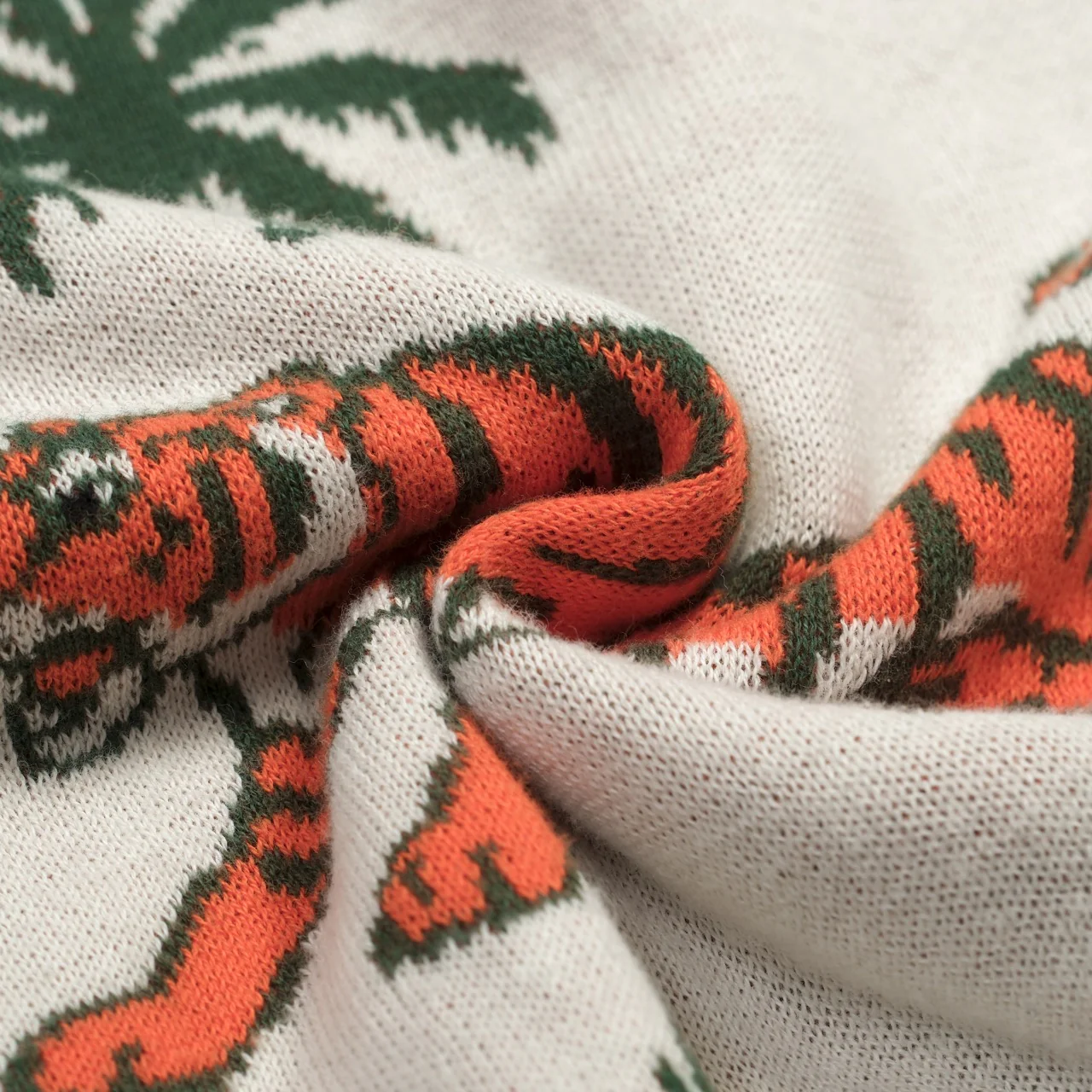 Men's green coconut tree animal knitted cardigan - Image 9