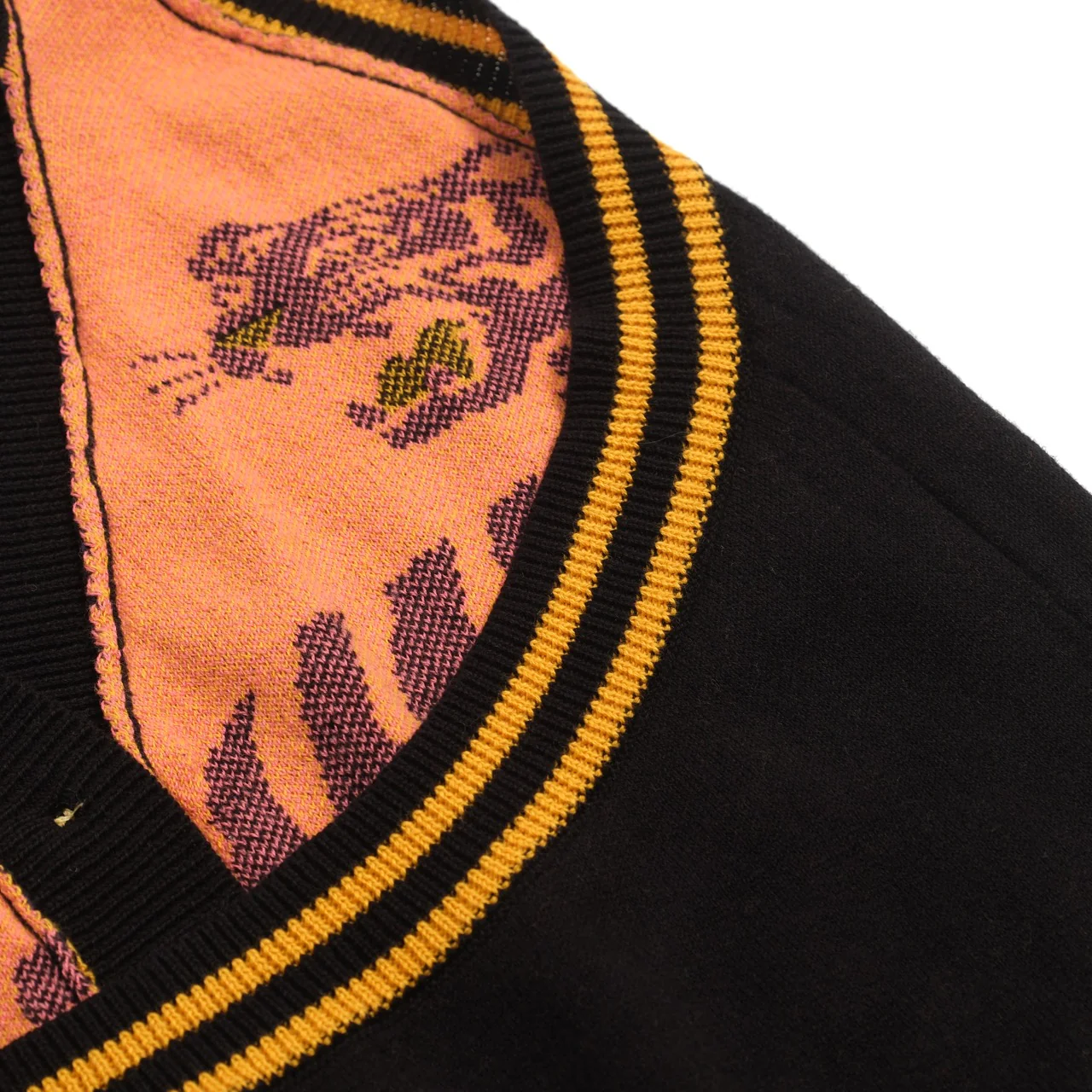 Women's Black Animal Jacquard Knit Vest - Image 8