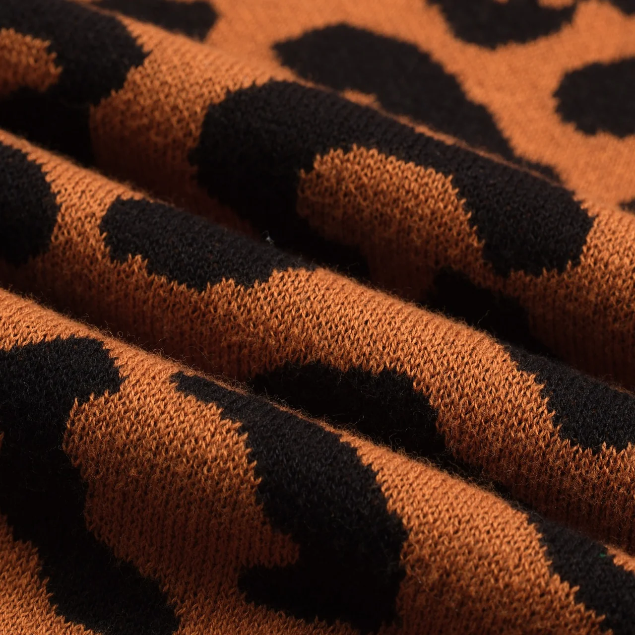 Women's brown leopard print puff sleeve polo - Image 8