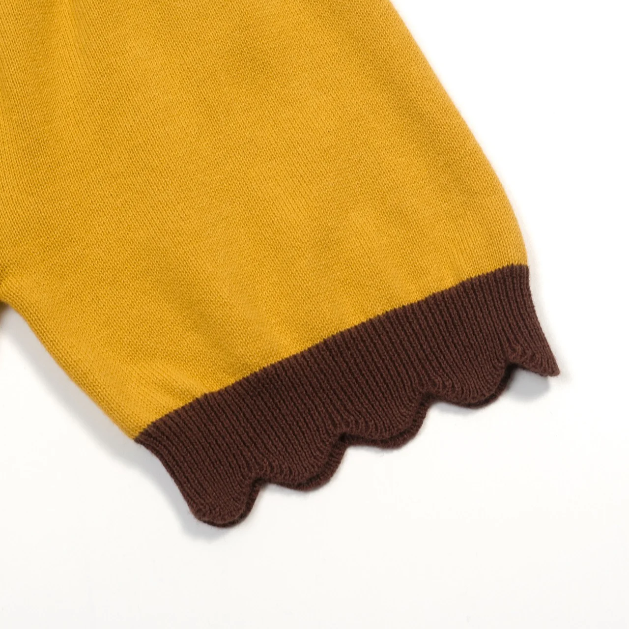 Women's yellow love hollow knit T-shirt - Cropped Length - Image 8